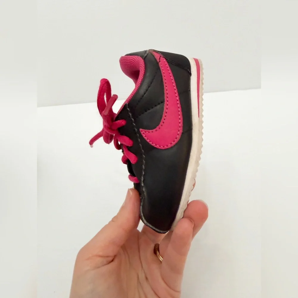 Nike Cortez Sneakers Black, Pink - 5C